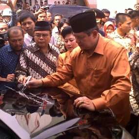 SBY Tandatangani Karya, Dada Rosada Janji Beri Bonus