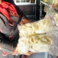 Camilan Kerupuk Lidah Buaya Lancarkan BAB