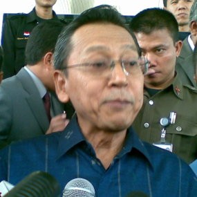 Boediono Ingin Punya Akun Facebook