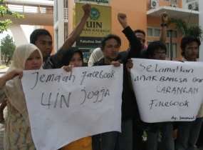 Mahasiswa UIN Sunan Kalijaga Yogya Tolak Facebook Haram