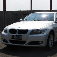 Ubek-ubek Fitur BMW 320i