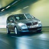 VW Touran Masih Mobil CBU