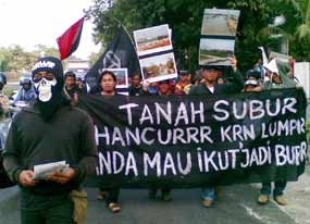 3 Tahun Lumpur Lapindo, Pendemo Ajak Boikot Produk Bakrie