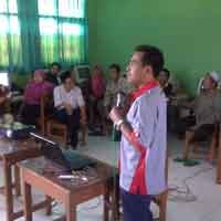 Guru SDNP Surabaya Belajar Ngeblog