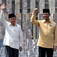 JK-Wiranto Umbar Tawa Saat Temui Pengusaha