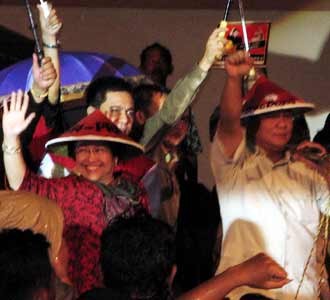 Deklarasi Mega-Prabowo Diwarnai Hujan