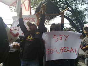 Demo Anti-SBY Datangi KPU