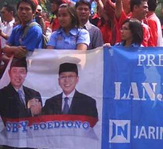 Perang Yel-yel Pedukung Capres