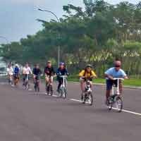 Komunitas Sepeda Lipat Deklarasikan Surabaya Folding Bike