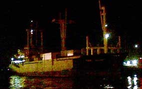 Dirjen Perhubungan Laut Sambut Penumpang di Perak