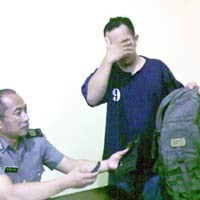 Dililit Utang, Penjual Jamu Gelap Mata