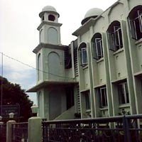 Masjid Ahmadiyah di Jl Ciputat Raya Dibakar