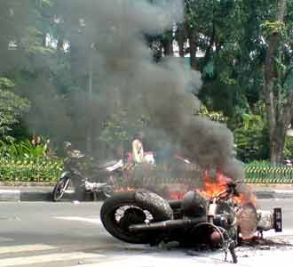 Moge Terbakar
