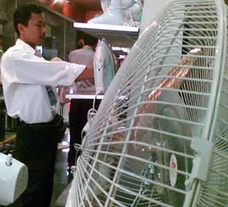 Pameran Elektronik di Depperin