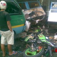 Eko Baru Sehari Jadi Sopir Angkot