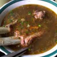 Nikmat dan Gurihnya Sop Konro Sutorejo, Hmm..
