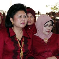 Suami Berkompetisi, Ani-Mufidah Akur