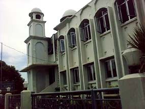 Masjid Ahmadiyah Masih Dijaga Polisi, 7 Saksi Diperiksa