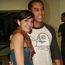 Nia Ramadhani Lebih Seksi Dari Pussycat Dolls