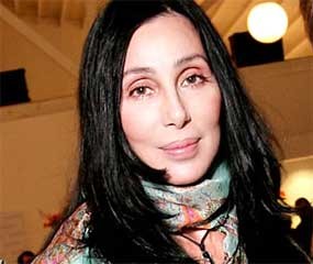 Cher Tuntut Royalti Dua Album Rp 50 M