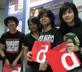 Anugerah Planet Muzik 2009 Digelar di Jakarta Anugerah Planet Muzik 2009 Digelar di Jakarta