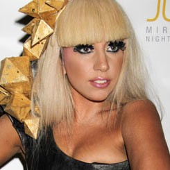 Lady GaGa Ingin Tidur Bareng Jonas Brothers