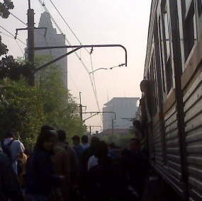 Terinjak-injak, 2 Manula Masuk RS Tebet