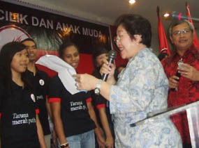 Mega Temui Penerima Penghargaan Kalpataru