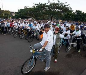  SBY Bersepeda Santai dari Senayan ke Monas