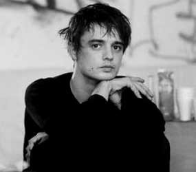 Kepergok Mabuk di Pesawat, Pete Doherty Dipenjara