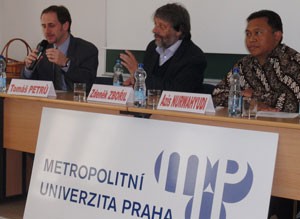 Pengamat dari Australia: Indonesia Mayoritas Muslim, Tapi Pilihannya Sekuler