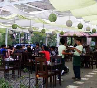 Nuansa Rumah di Treehouse Cafe