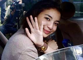 Manohara Prihatin Nasib Siti Hajar