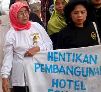 Pemilik Hotel Four R Digugat Warga