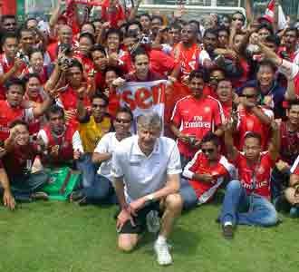 Profesor Wenger Berbagi Ilmu di KL