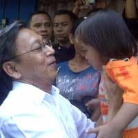 Boediono Blusukan di Pasar Tradisional Sidoarjo