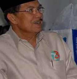 Di Terminal 3 Cengkareng, JK Dihadiahi Pin Nomor 3