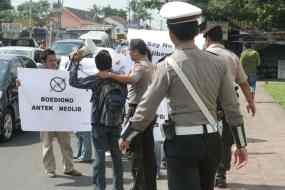 Tolak Kedatangan Boediono di Yogya, Belasan Mahasiswa Ditangkap