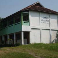 Seluruh Siswa Tidak Lulus, SMU Wali Songo Terancam Ditutup
