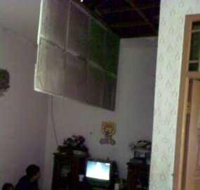 Rumah Jebol, Warga Minta Ganti Rugi Rp 5 Juta