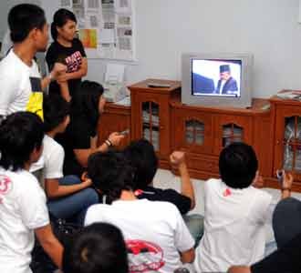 Sahabat Muda JK Nonton Debat Capres