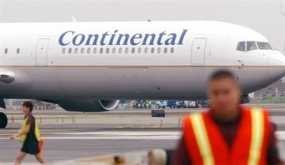 Pilot Tewas, Pesawat Continental Mendarat Darurat 
