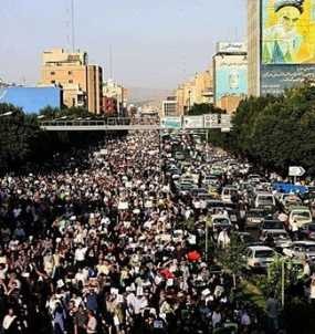 Ribuan Pendukung Mousavi Kembali Turun ke Jalan