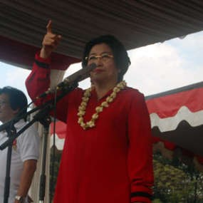 Janjikan Penurunan Harga Minyak Tanah 