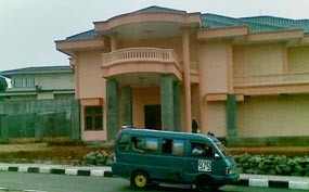 Rumah Bingung Disewakan dengan Harga Murah