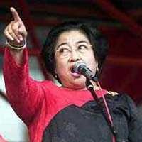 Megawati Disambut 10 Ribu Massa Pendukung Fanatik di Banyumas