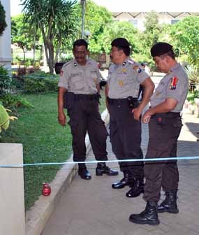 Penemuan Granat Gegerkan Anggota Dewan