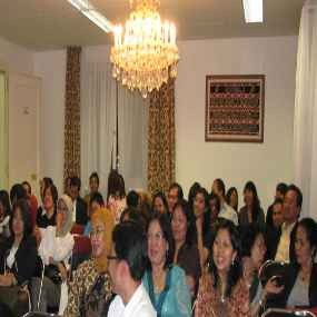 Serunya Nobar & Bedah Debat Capres di Austria