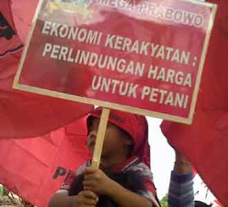 Pendukung Mega Merahkan Bali
