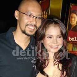 Digugat Cerai Rossa, Yoyo Padi Ganti Gaya Rambut